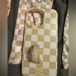 Sand Dollar Checkered Loopy iPhone 15 PM